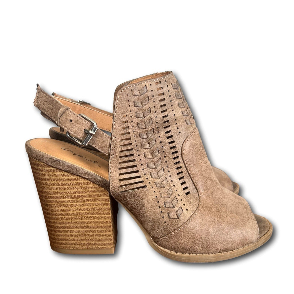 Qupid Ankle Sandals Brown Chunky Heel Cutouts Peep Toe Woman’s Size 7